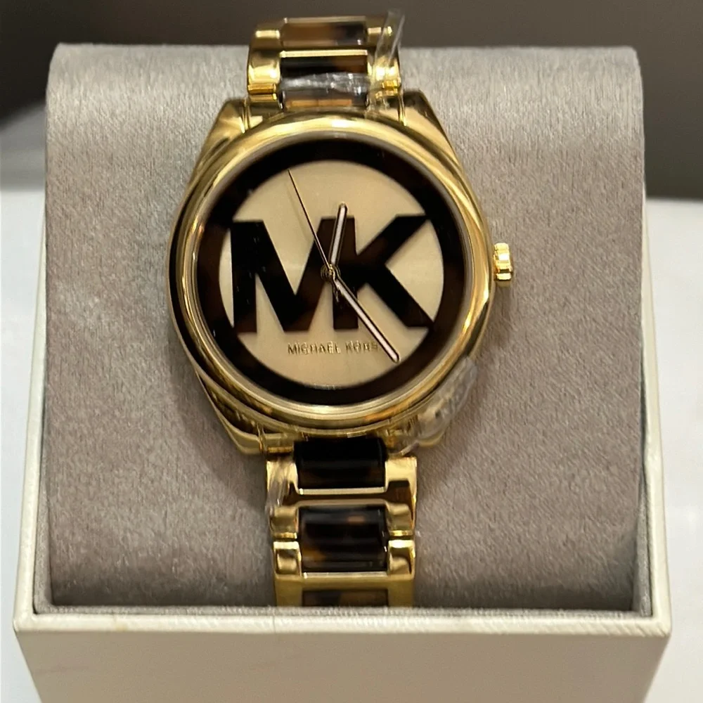 Michael Kors Women’s 42mm Quartz Watch - Picture 1 of 10